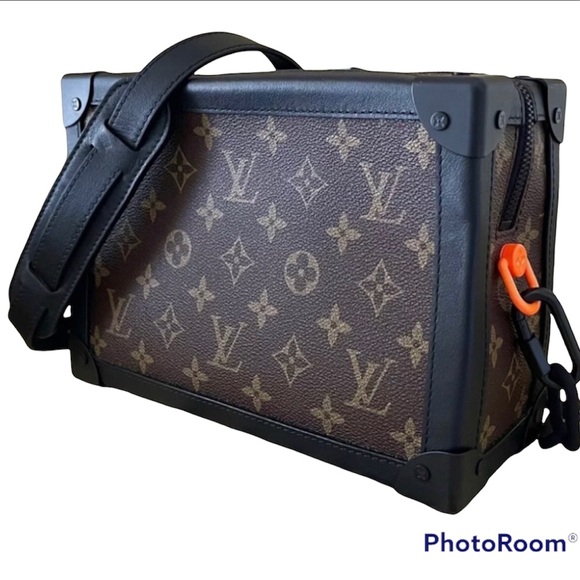 LOUIS VUITTON Soft Trunk Bag Solar Ray Monogram - Picture 2 of 16